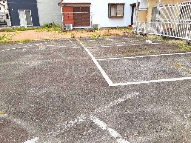 22/30 駐車場