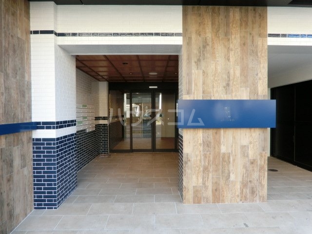 20/28 エントランス