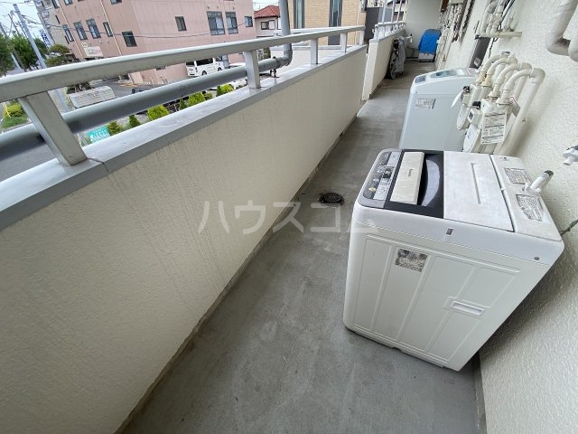 28/30 エントランス