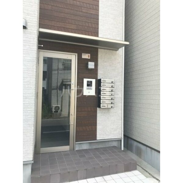 14/22 エントランス