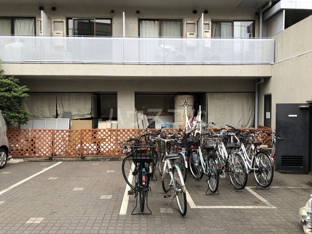 23/24 駐車場