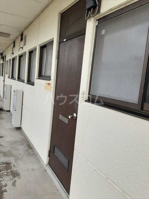 21/30 エントランス