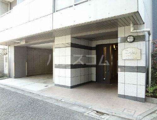 16/20 エントランス