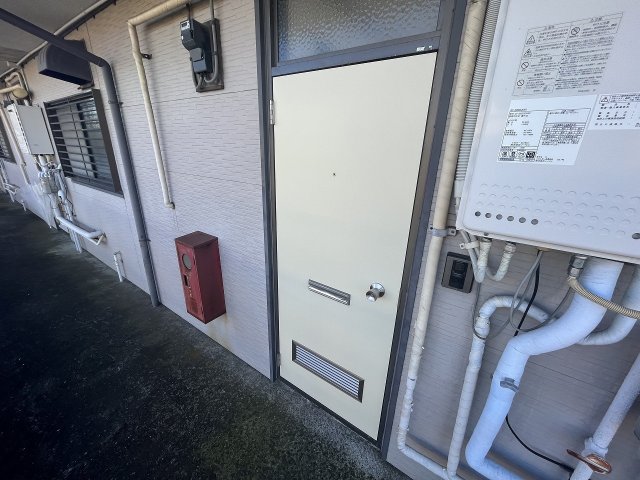 16/30 玄関