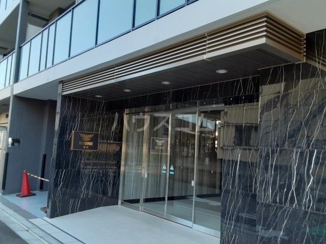 26/30 エントランス