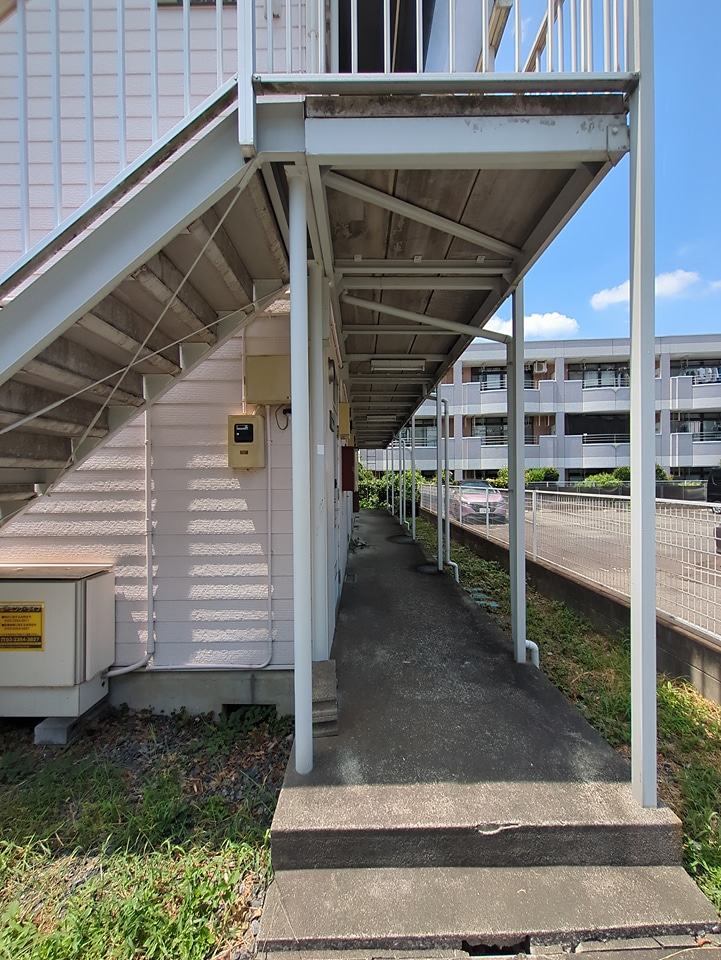 21/30 エントランス