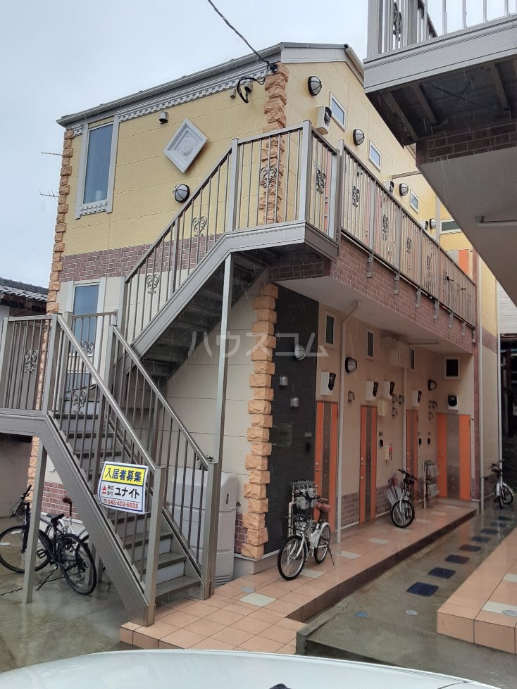 21/22 エントランス