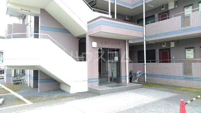 22/30 エントランス