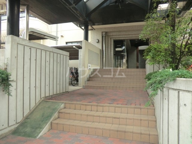 17/21 エントランス