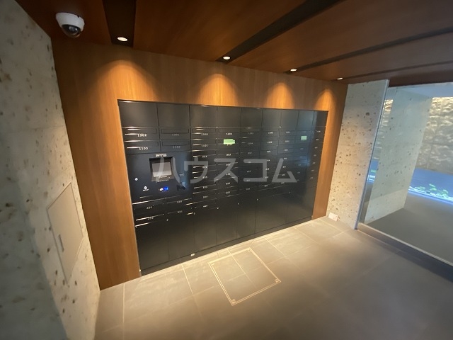 28/30 エントランス