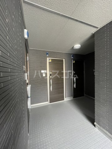 28/30 エントランス