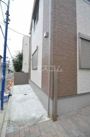 16/18 エントランス