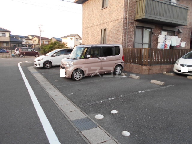 25/30 駐車場
