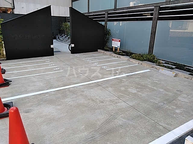 3/7 駐車場