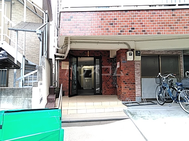 29/30 エントランス