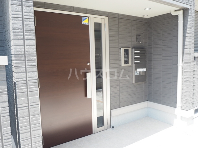 25/30 エントランス