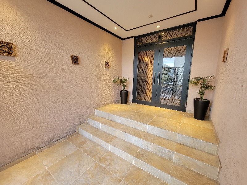 26/30 エントランス