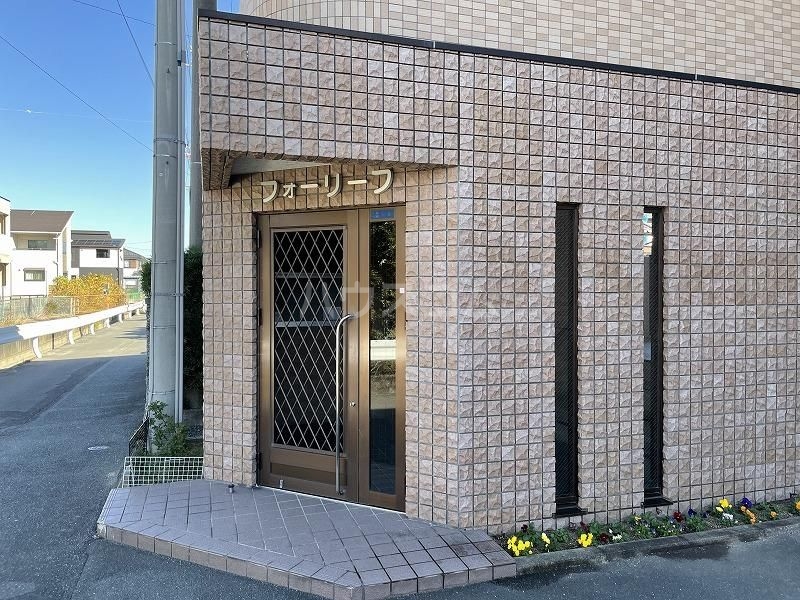 23/29 エントランス