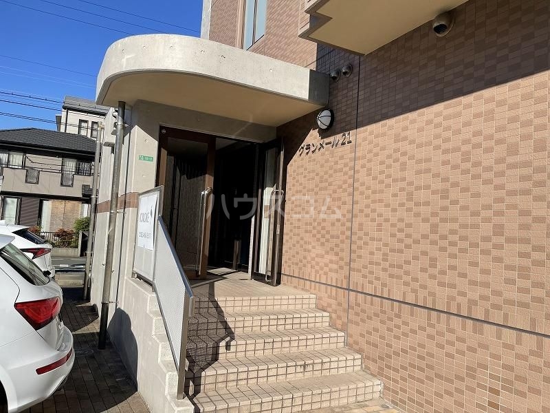 14/22 エントランス