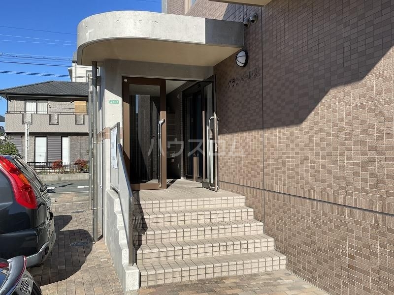 21/28 エントランス