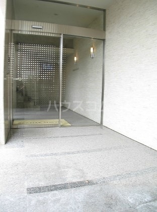 20/26 エントランス