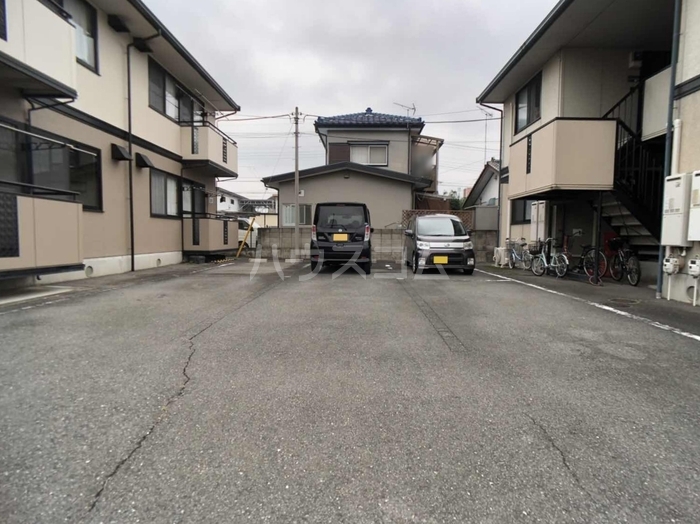 18/20 駐車場