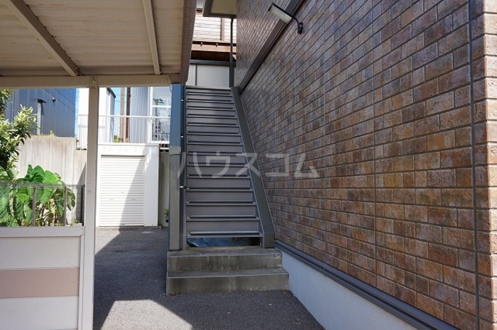 18/22 エントランス