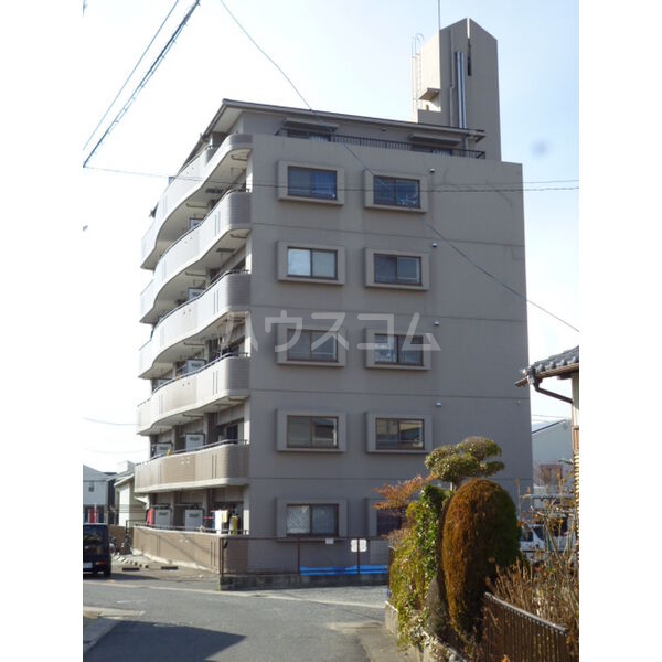 18/25 エントランス