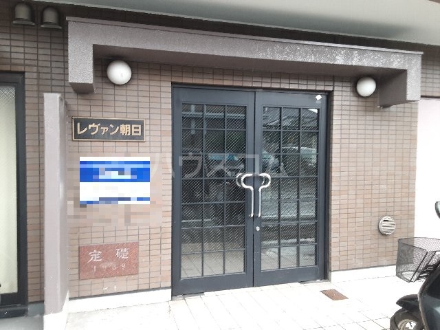 28/30 エントランス