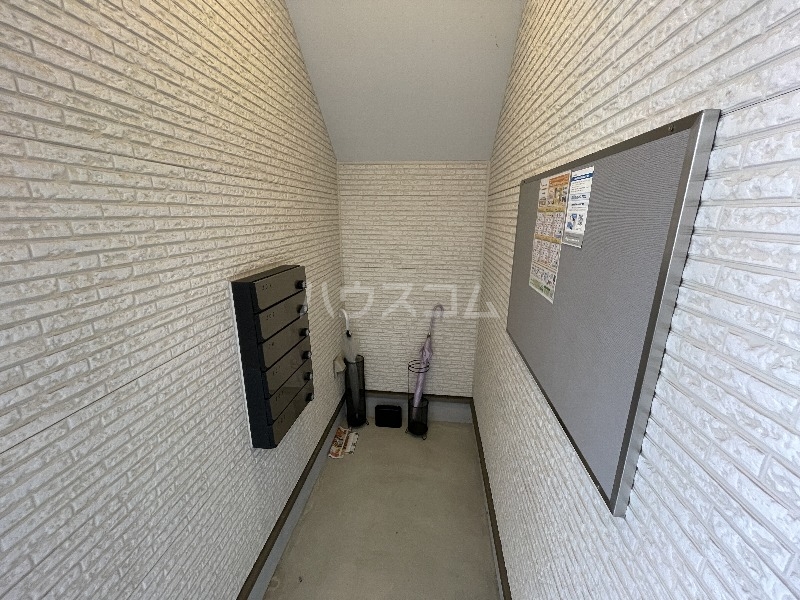 23/30 エントランス