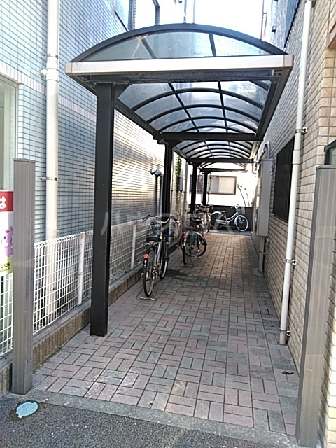 18/20 エントランス