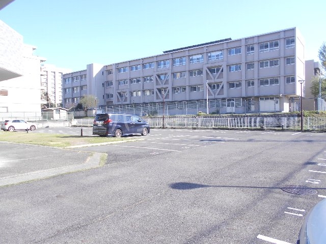 28/30 駐車場