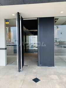 2/3 エントランス