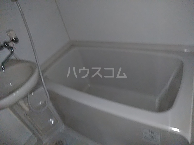 13/30 浴室