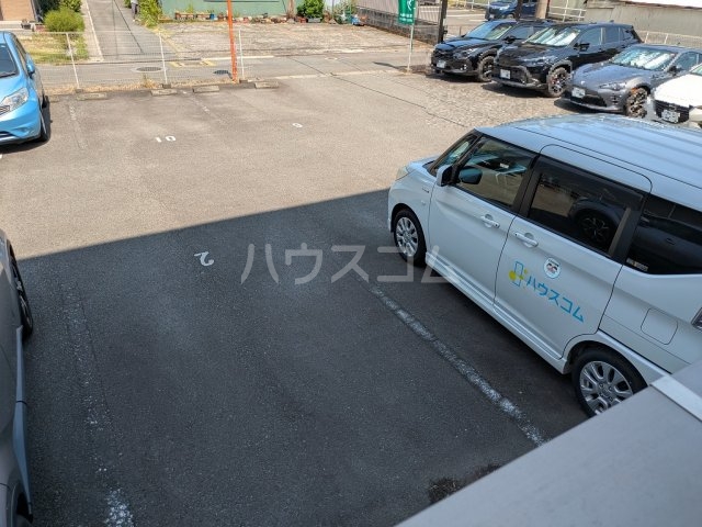 26/27 駐車場