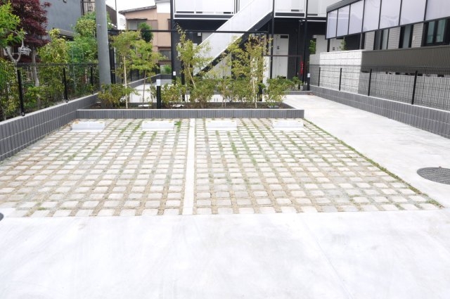 25/30 駐車場