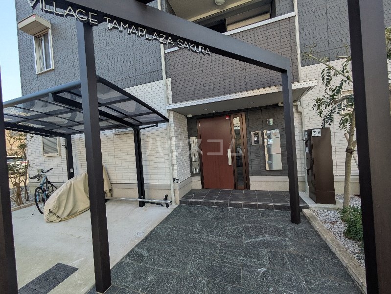 28/30 エントランス