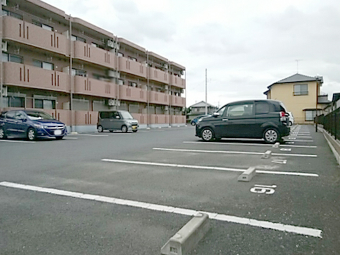 20/28 駐車場