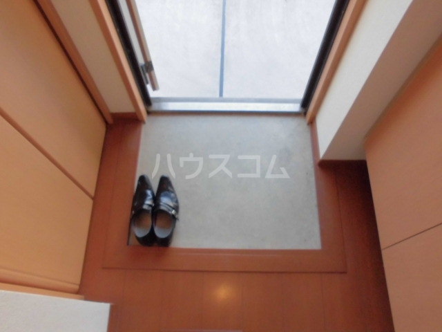 18/21 エントランス