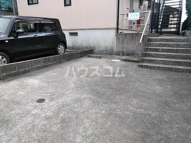 16/20 駐車場