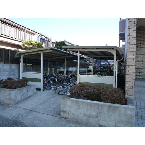 24/30 エントランス