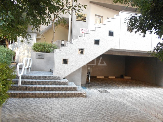 19/29 エントランス