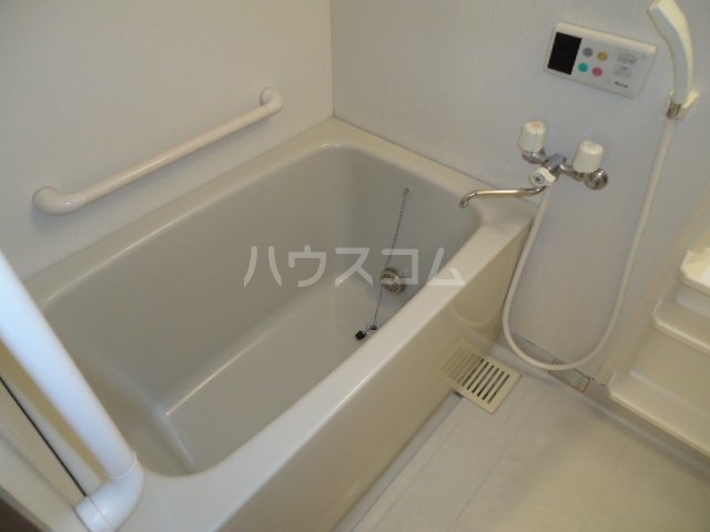 13/28 浴室
