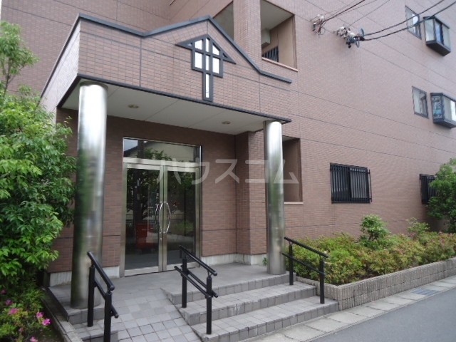20/28 エントランス
