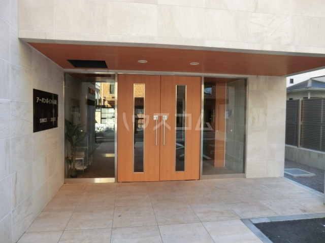 18/27 エントランス