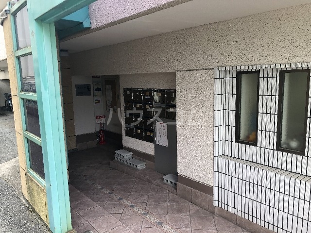 2/5 エントランス