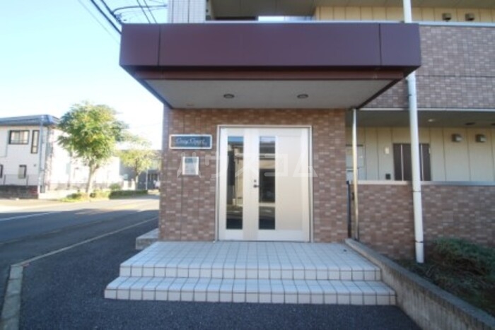 26/30 エントランス