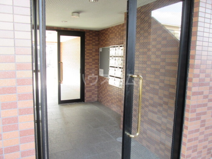 16/25 エントランス