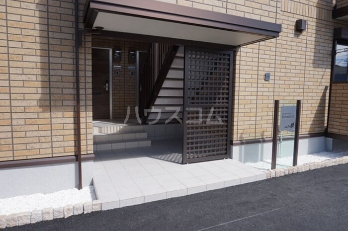 18/21 エントランス