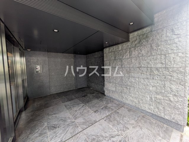 14/20 エントランス